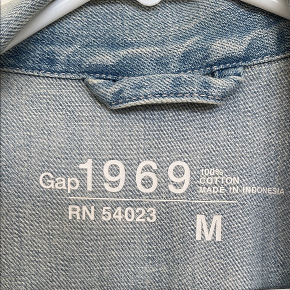GAP Light Blue Denim Jacket - Picture 2 of 3